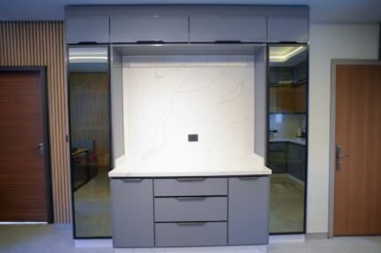 Aluminum With Curtain Glass